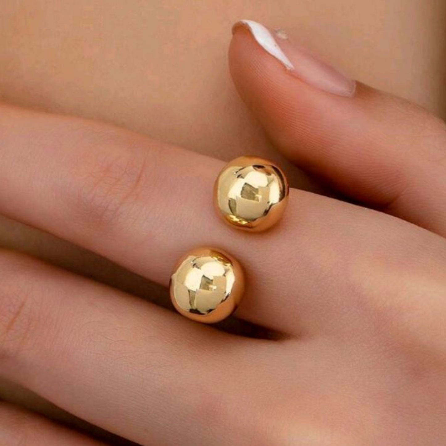 Maria hand ring