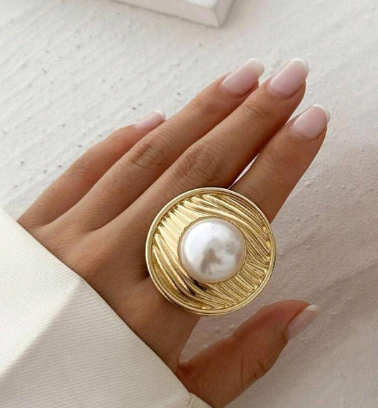 Lulu Hand Ring