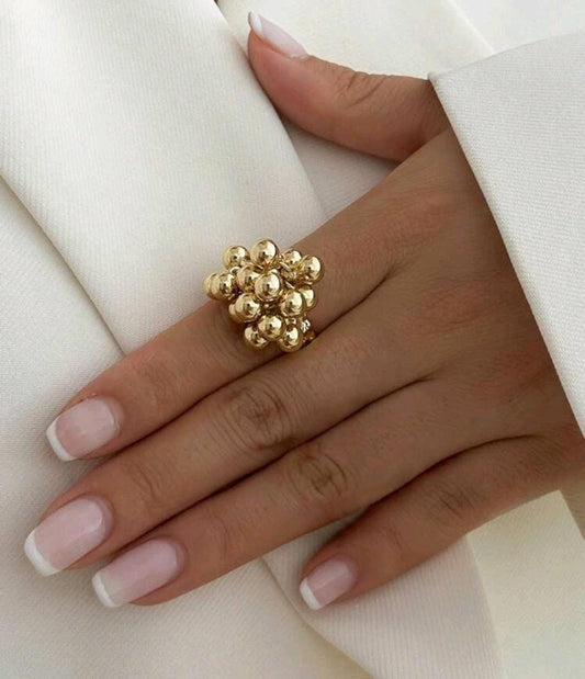 Alma Hand Ring